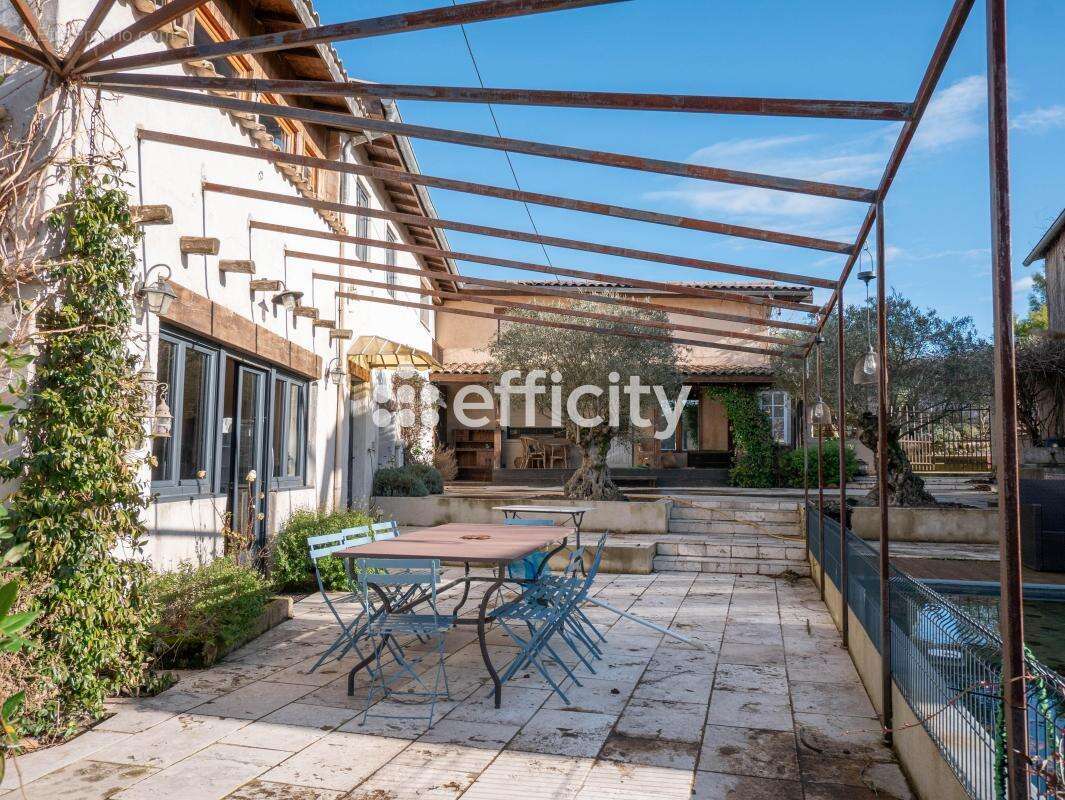 Maison à LA CHAPELLE-DE-SURIEU