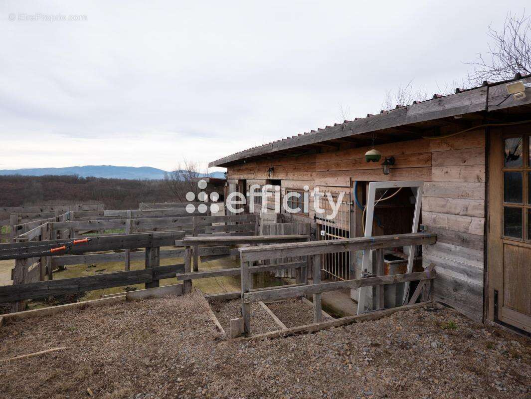 Maison à LA CHAPELLE-DE-SURIEU