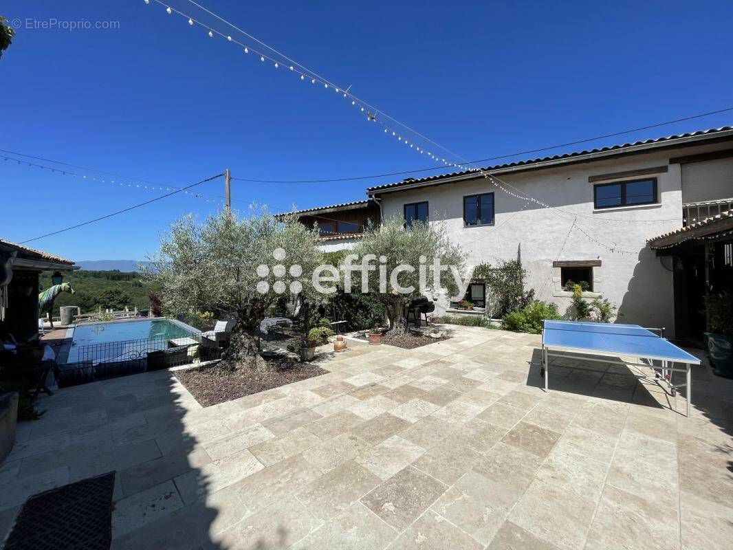 Maison à LA CHAPELLE-DE-SURIEU