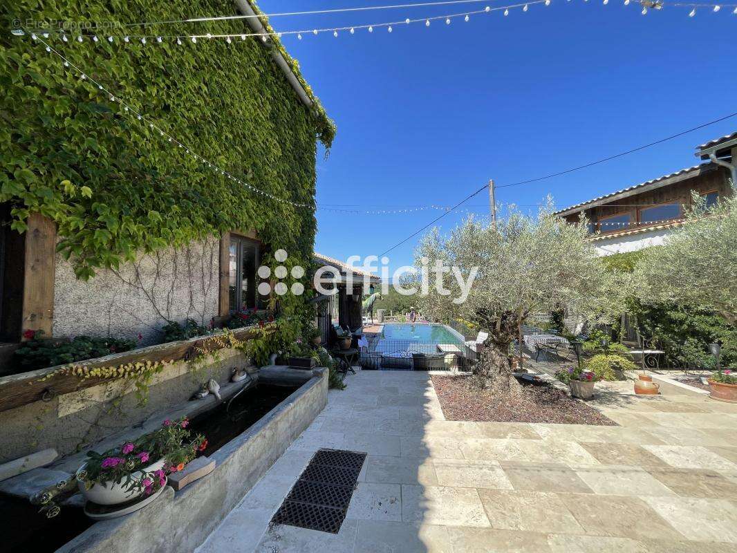 Maison à LA CHAPELLE-DE-SURIEU