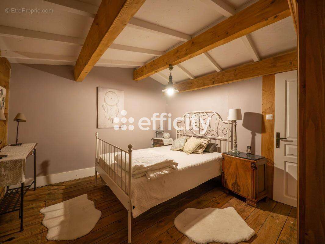 Maison à LA CHAPELLE-DE-SURIEU