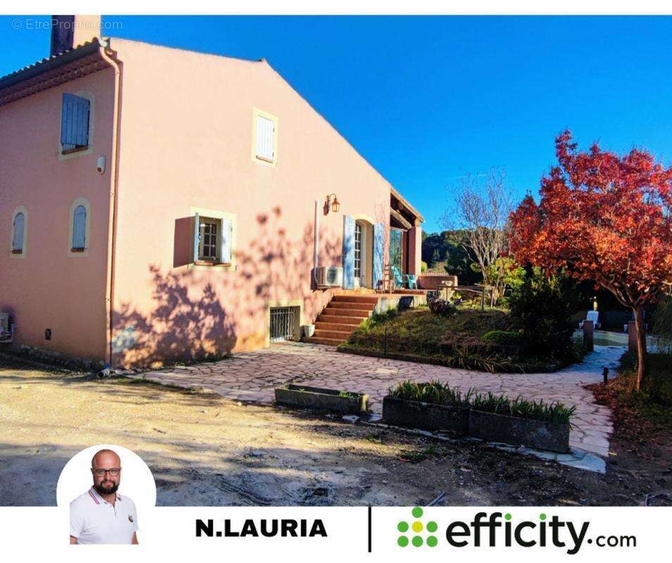 Maison à LA TOUR-D&#039;AIGUES