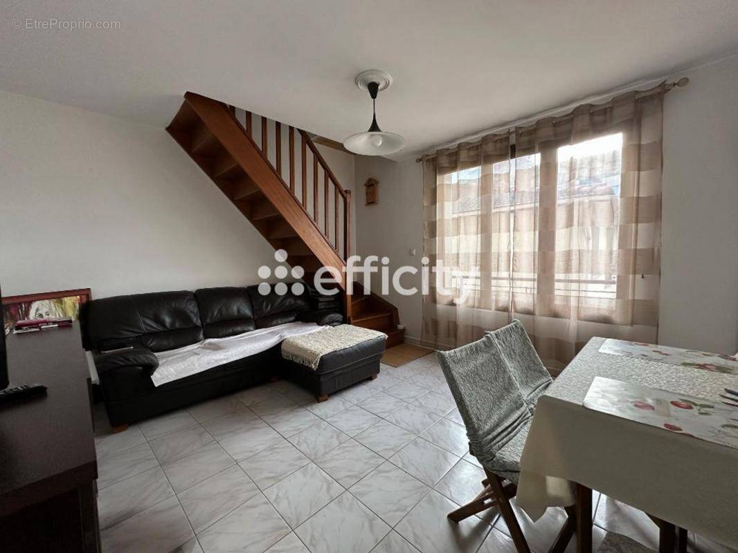 Appartement à LA COURNEUVE