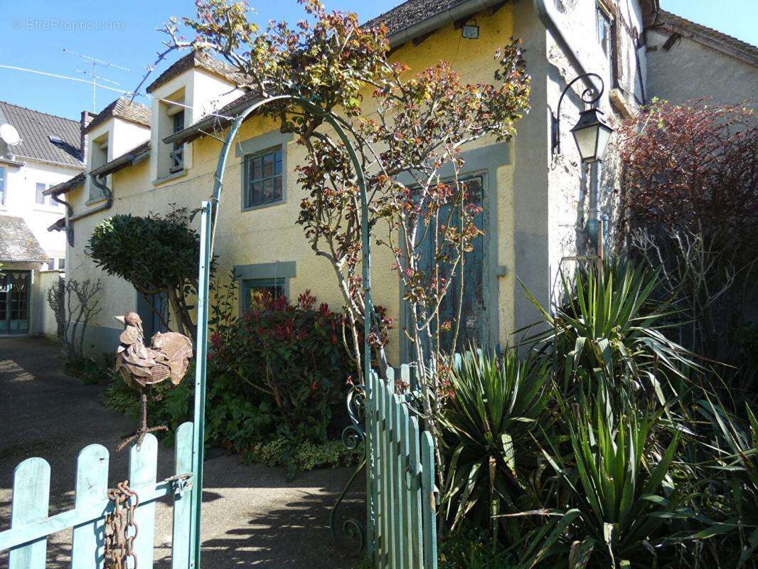 Maison à IVRY-LA-BATAILLE