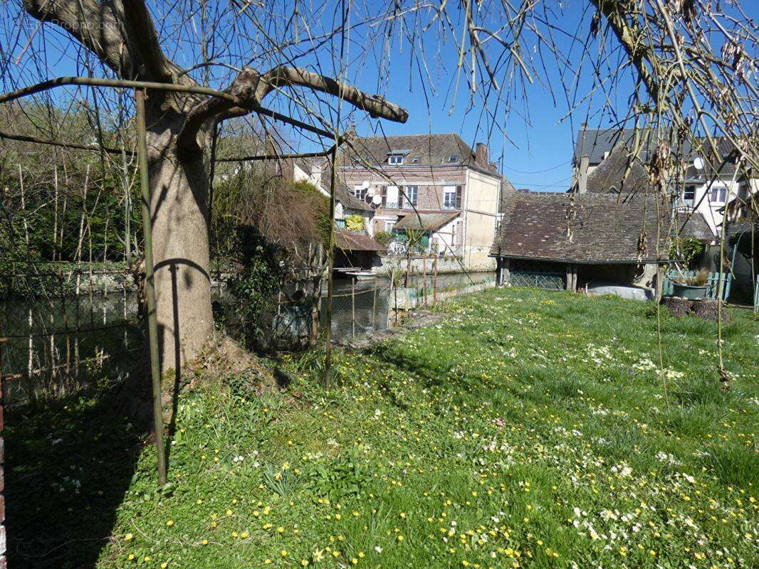 Maison à IVRY-LA-BATAILLE