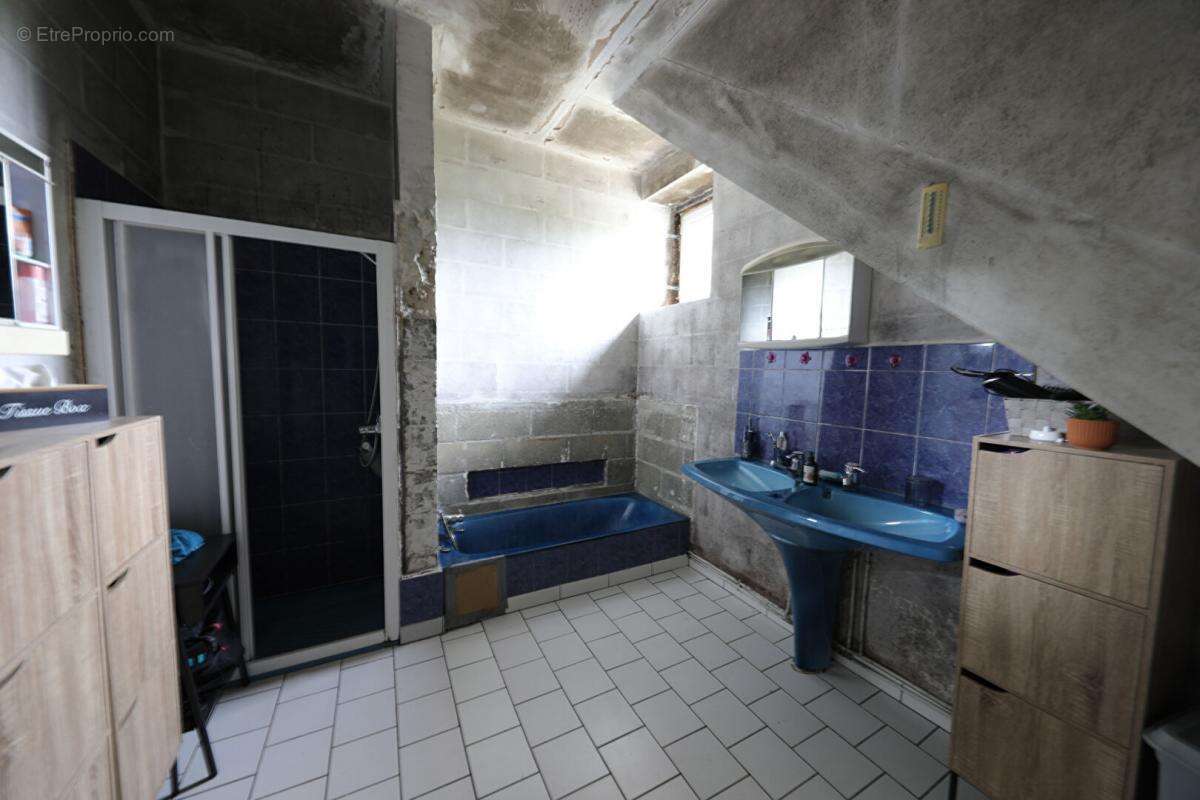 Maison à LA CHAPELLE-SUR-AVEYRON