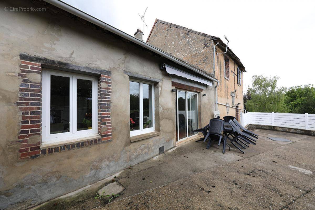 Maison à LA CHAPELLE-SUR-AVEYRON