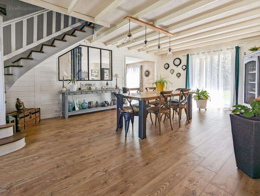 Maison à LA CHAPELLE-LAUNAY