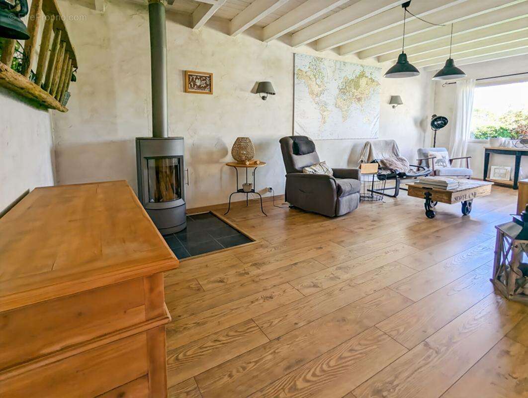 Maison à LA CHAPELLE-LAUNAY