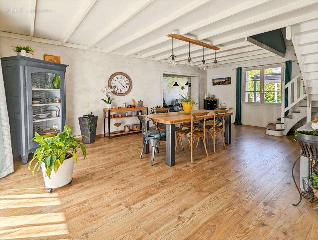 Maison à LA CHAPELLE-LAUNAY