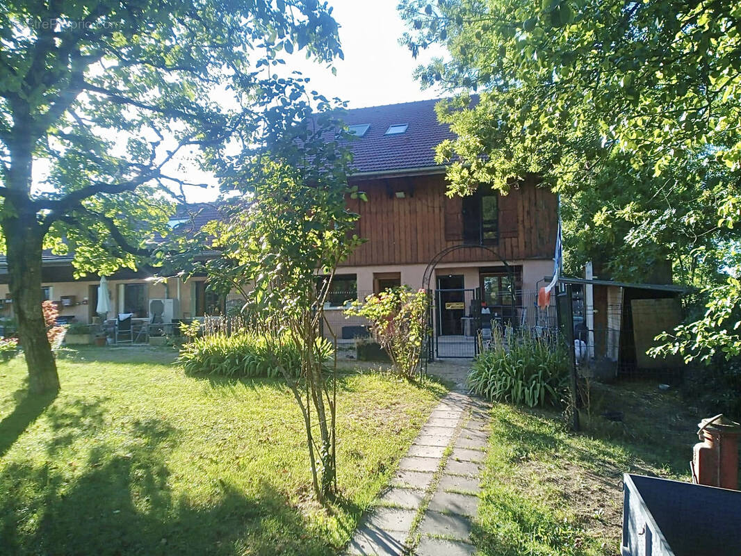 Appartement à USINENS