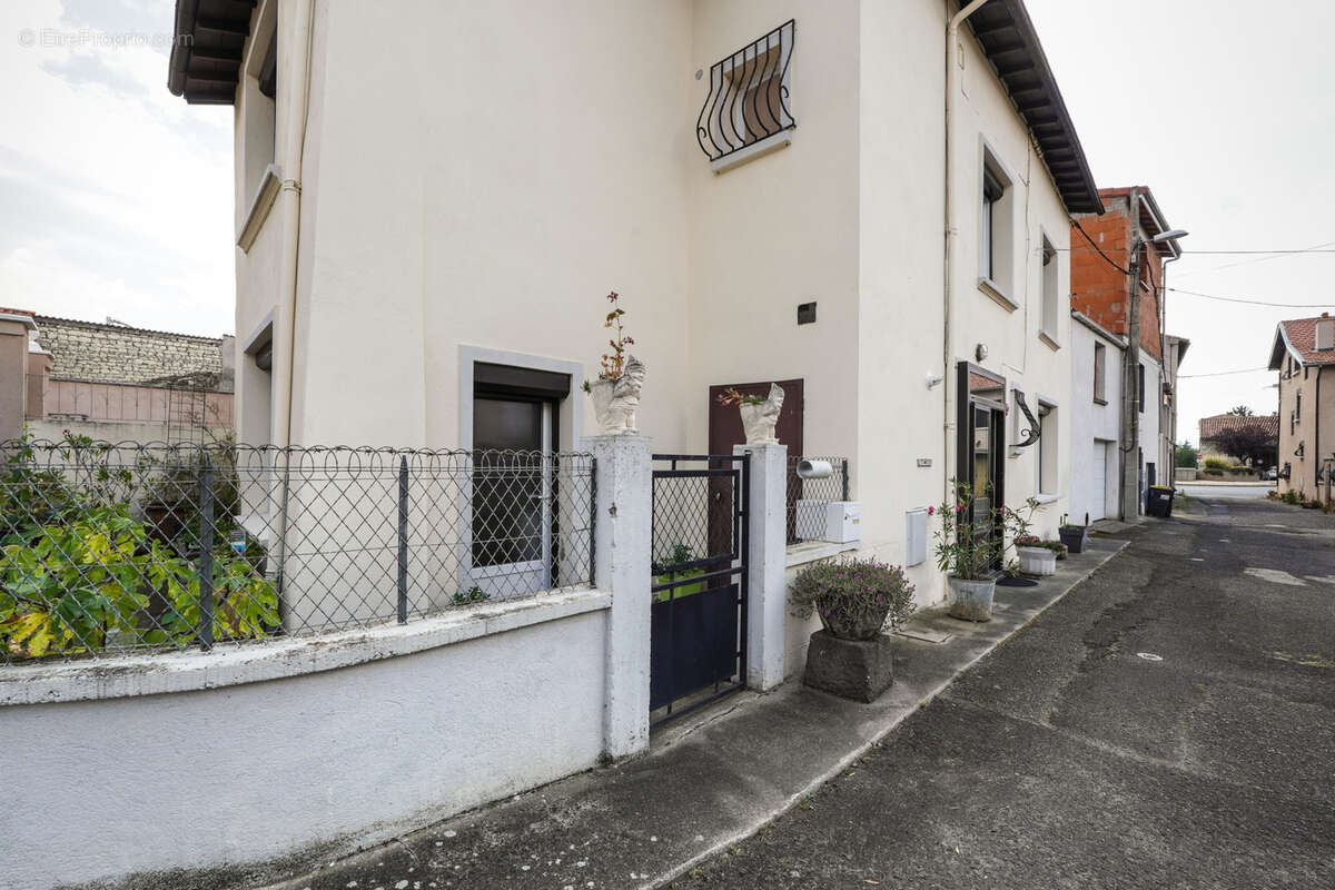 Maison à PONT-DU-CHATEAU