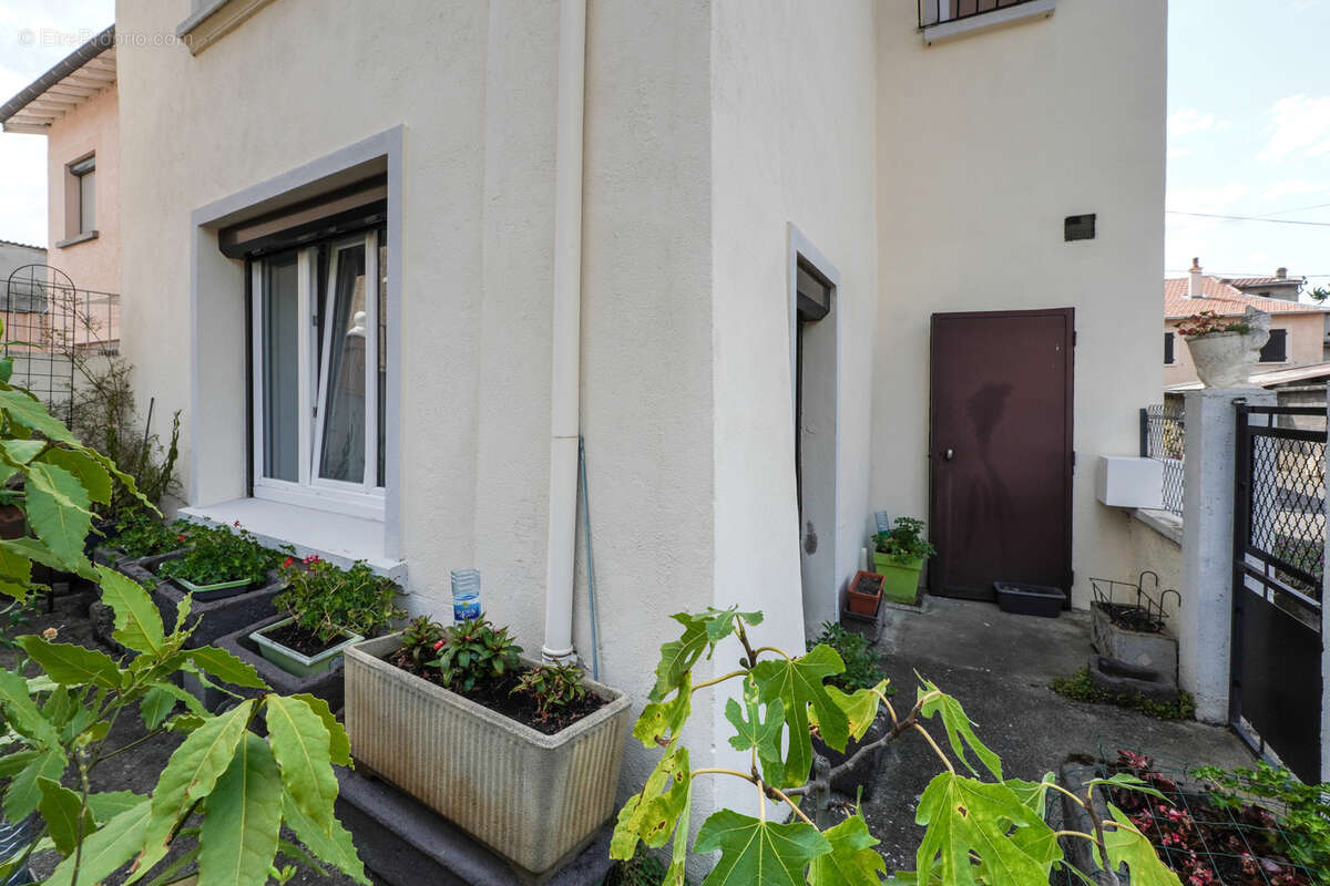 Maison à PONT-DU-CHATEAU