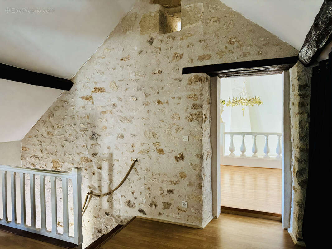 Maison à MONTEREAU-FAULT-YONNE