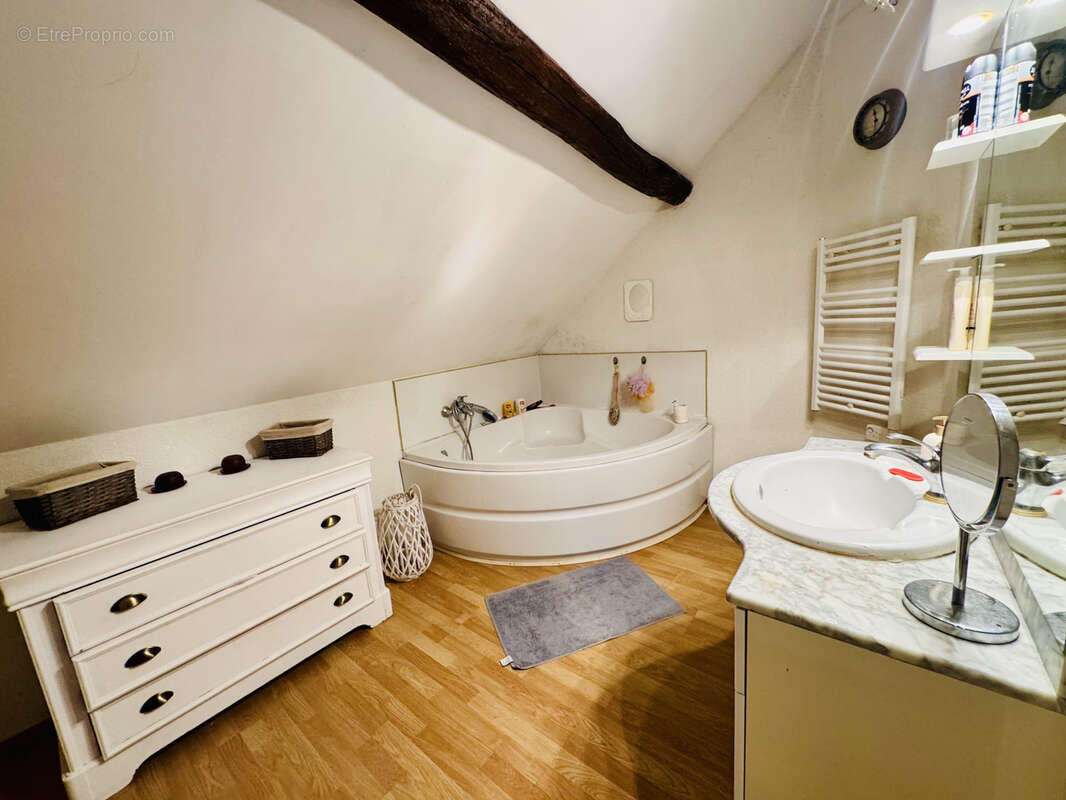 Maison à MONTEREAU-FAULT-YONNE