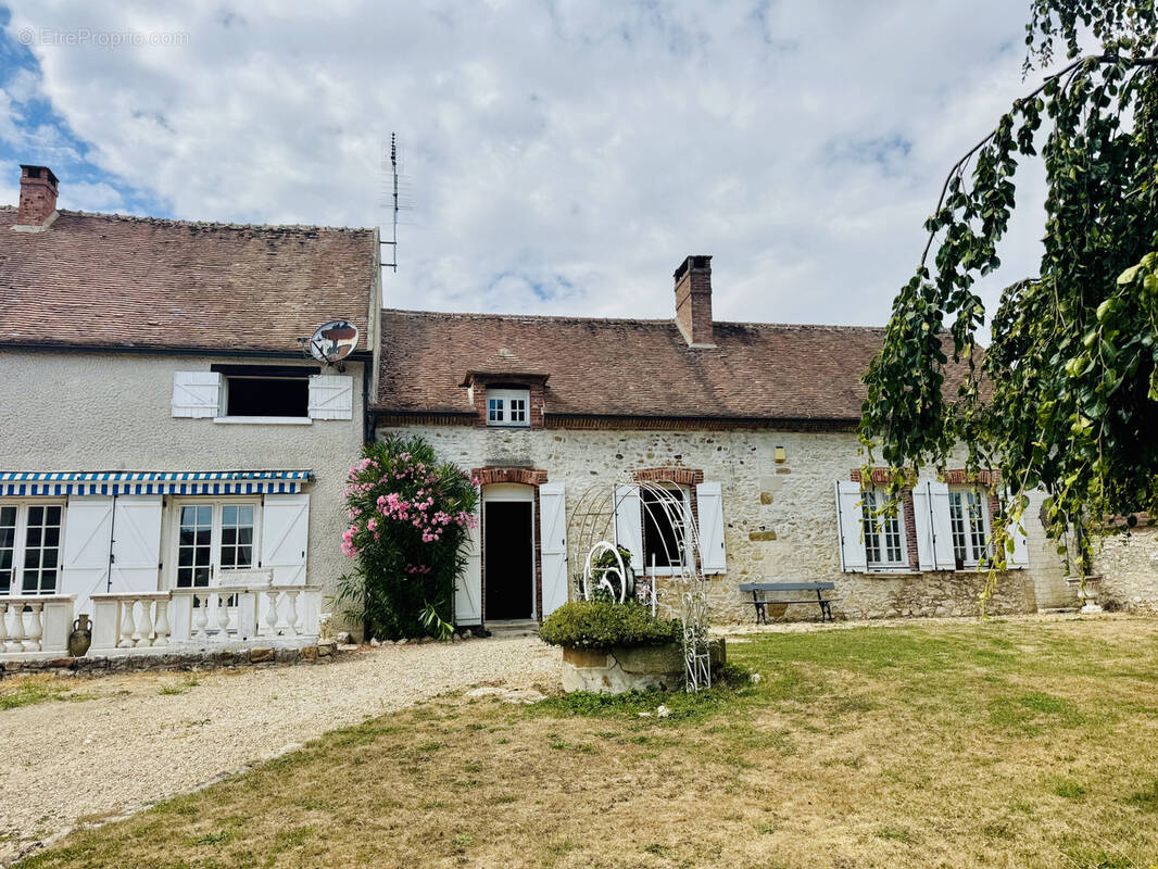 Maison à MONTEREAU-FAULT-YONNE