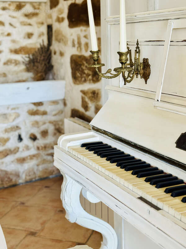 Maison à MONTEREAU-FAULT-YONNE