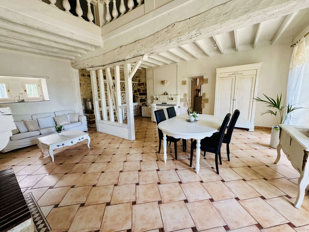 Maison à MONTEREAU-FAULT-YONNE