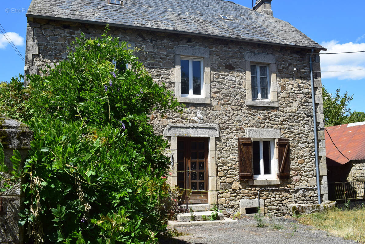 Maison à CHAMPAGNAC-LA-PRUNE