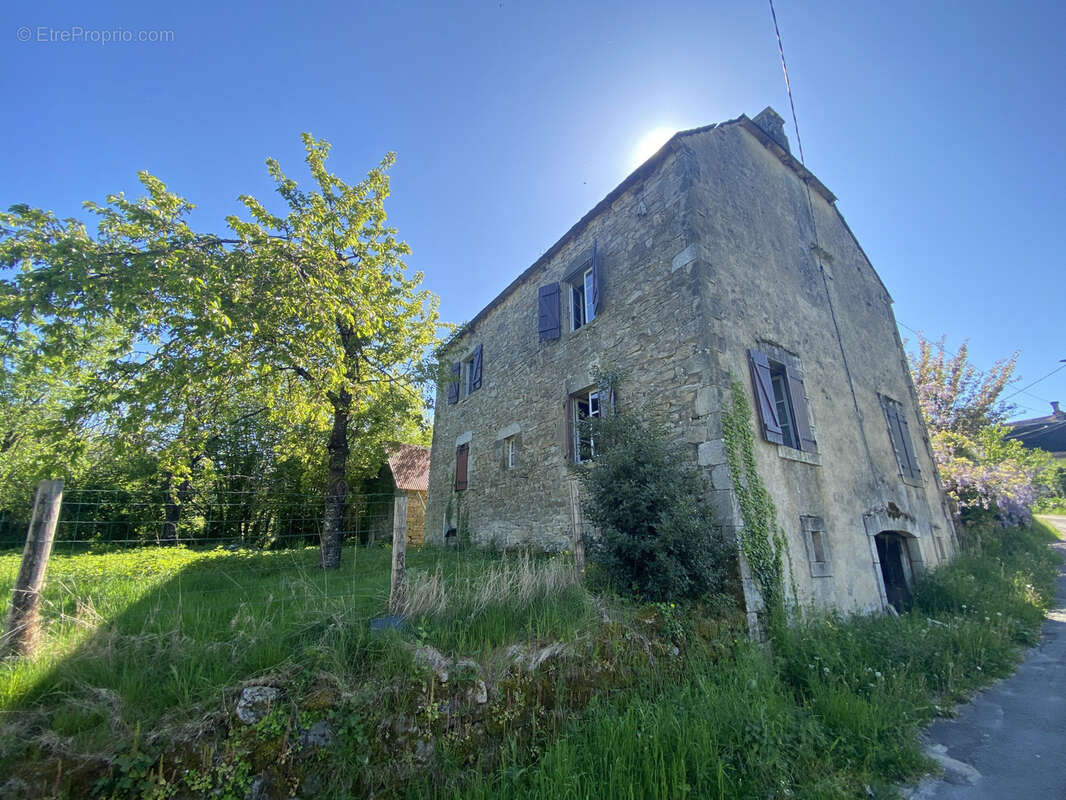 Maison à CHAMPAGNAC-LA-PRUNE