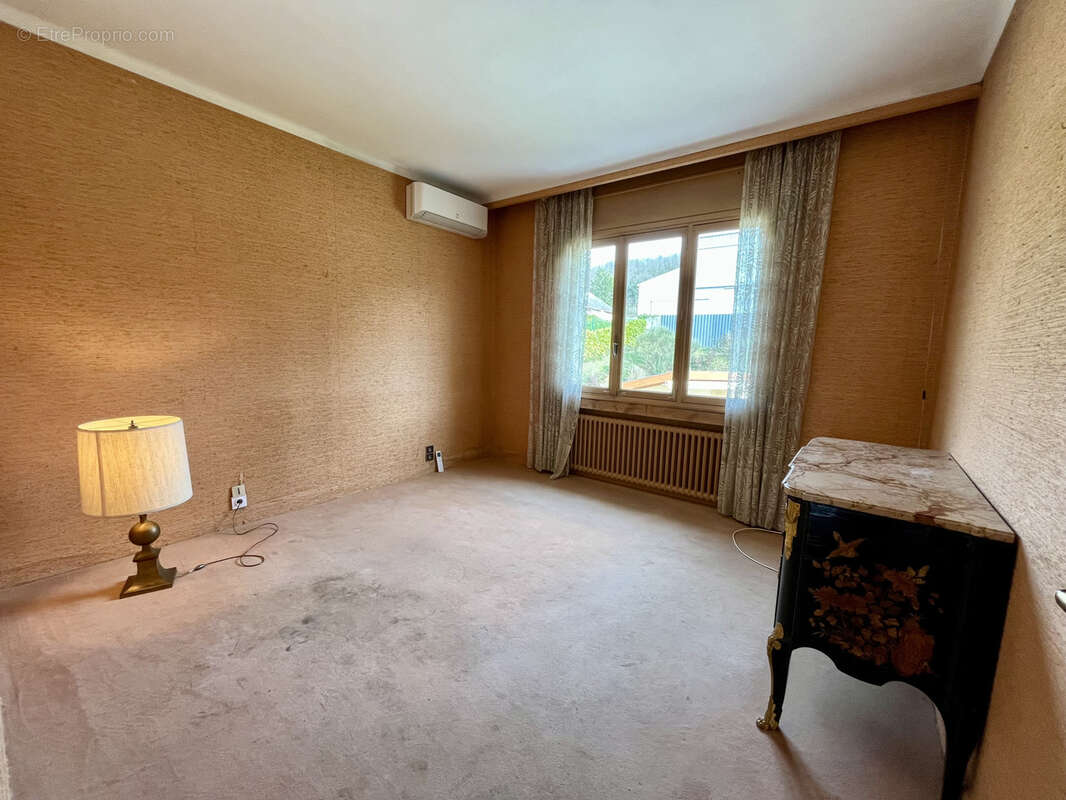 Maison à SALAISE-SUR-SANNE