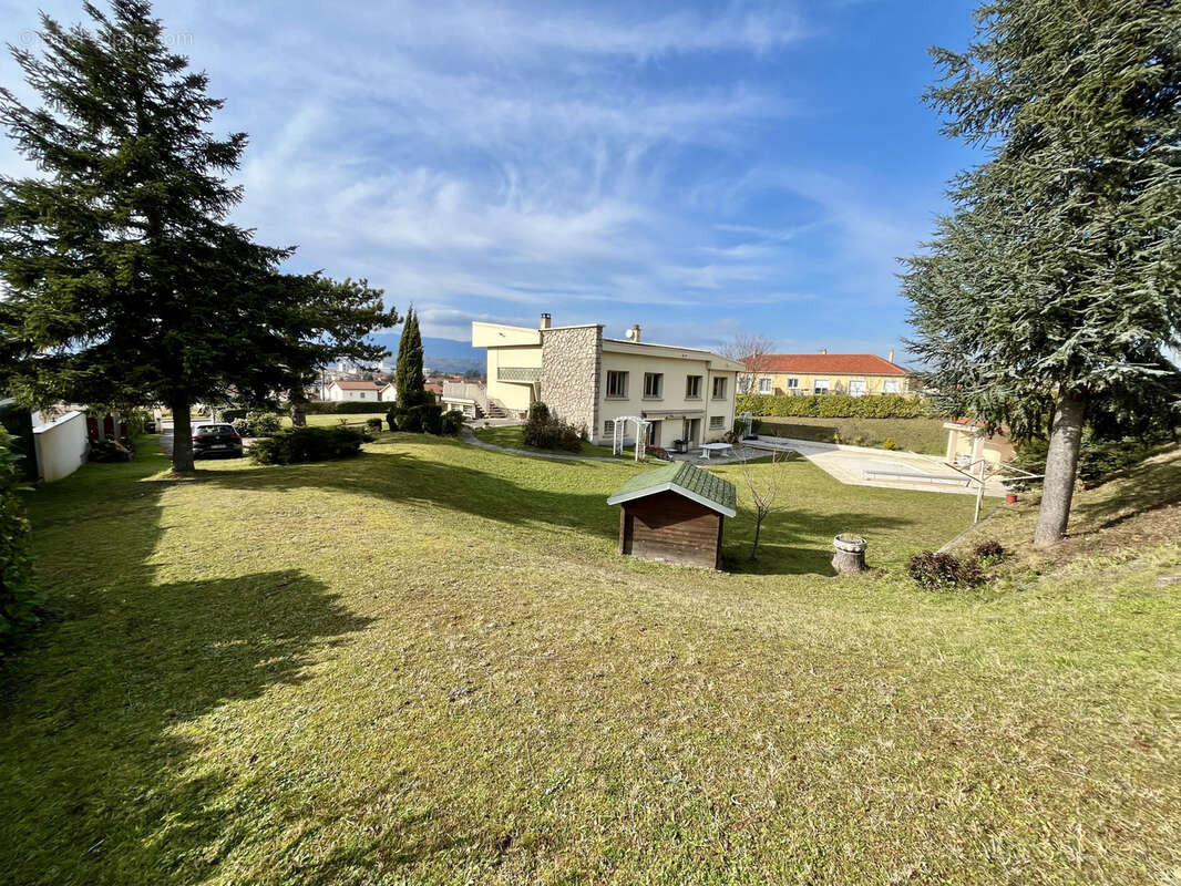 Maison à SALAISE-SUR-SANNE