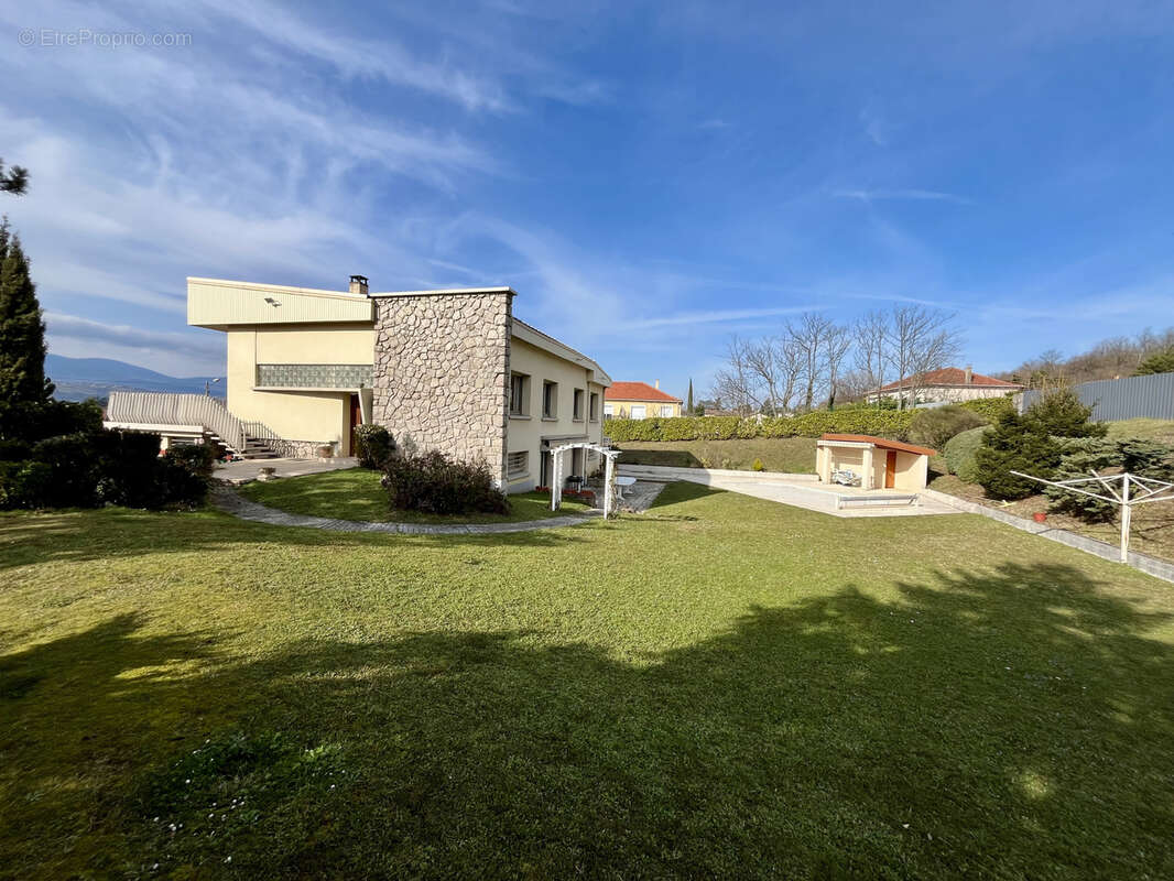 Maison à SALAISE-SUR-SANNE