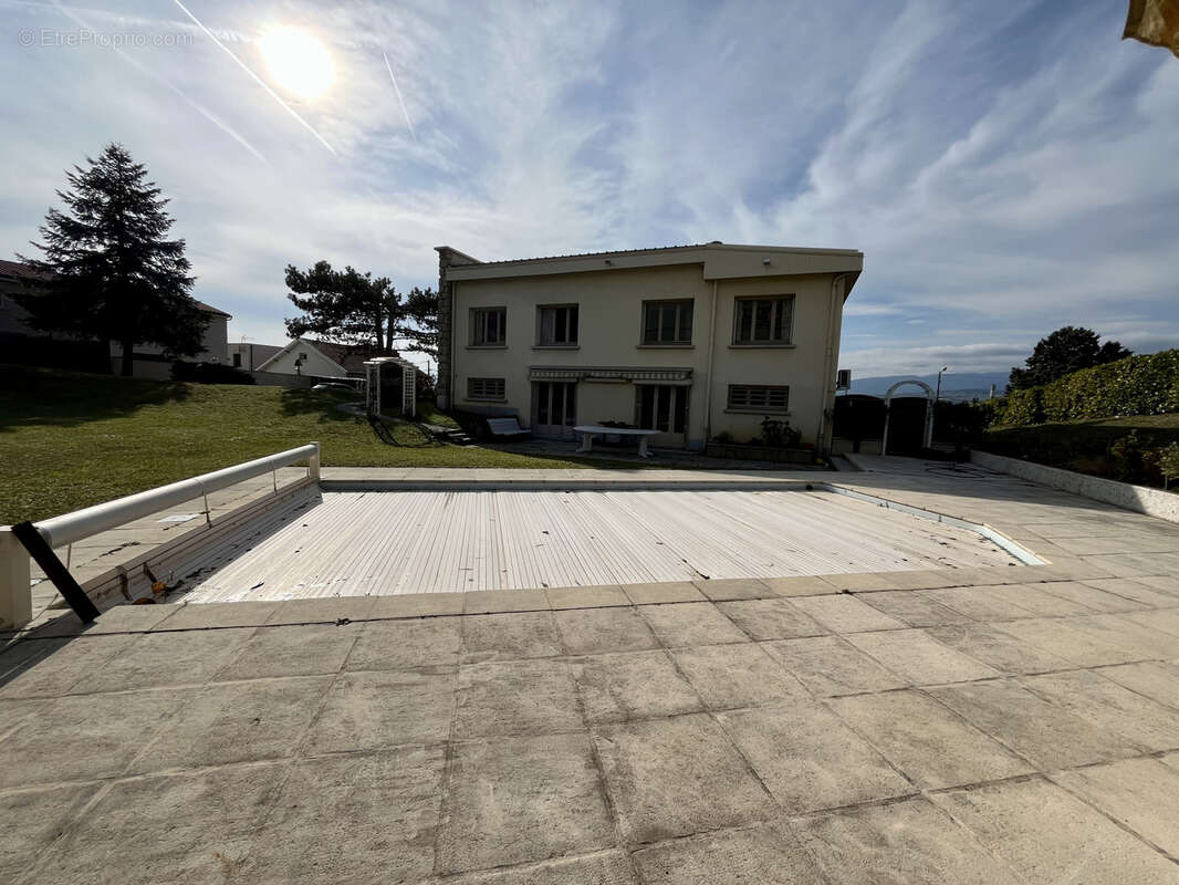 Maison à SALAISE-SUR-SANNE