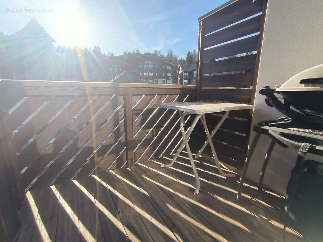 Appartement à MORILLON