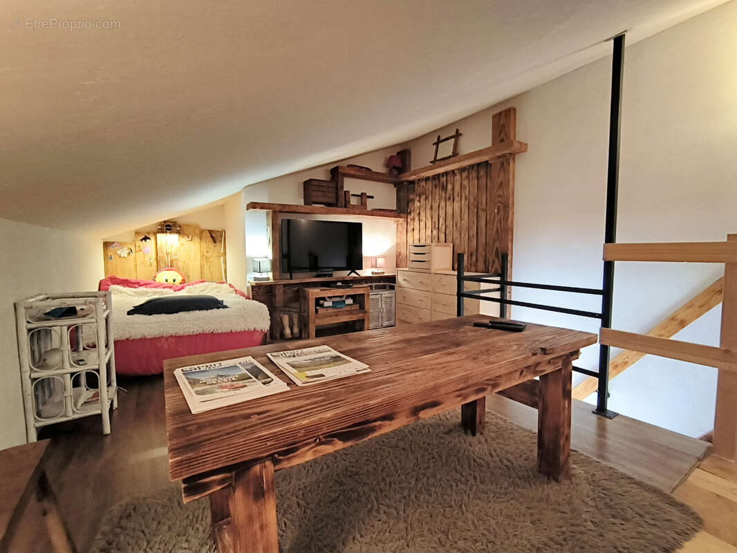 Appartement à MORILLON