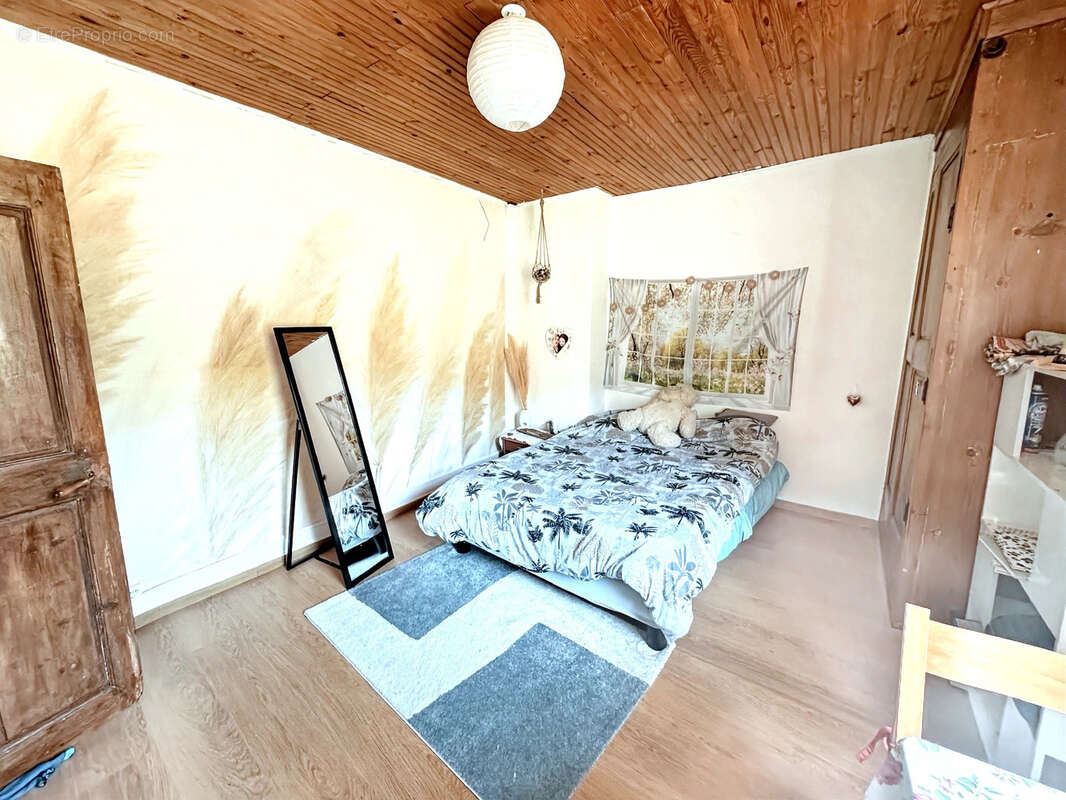 Appartement à FIGANIERES