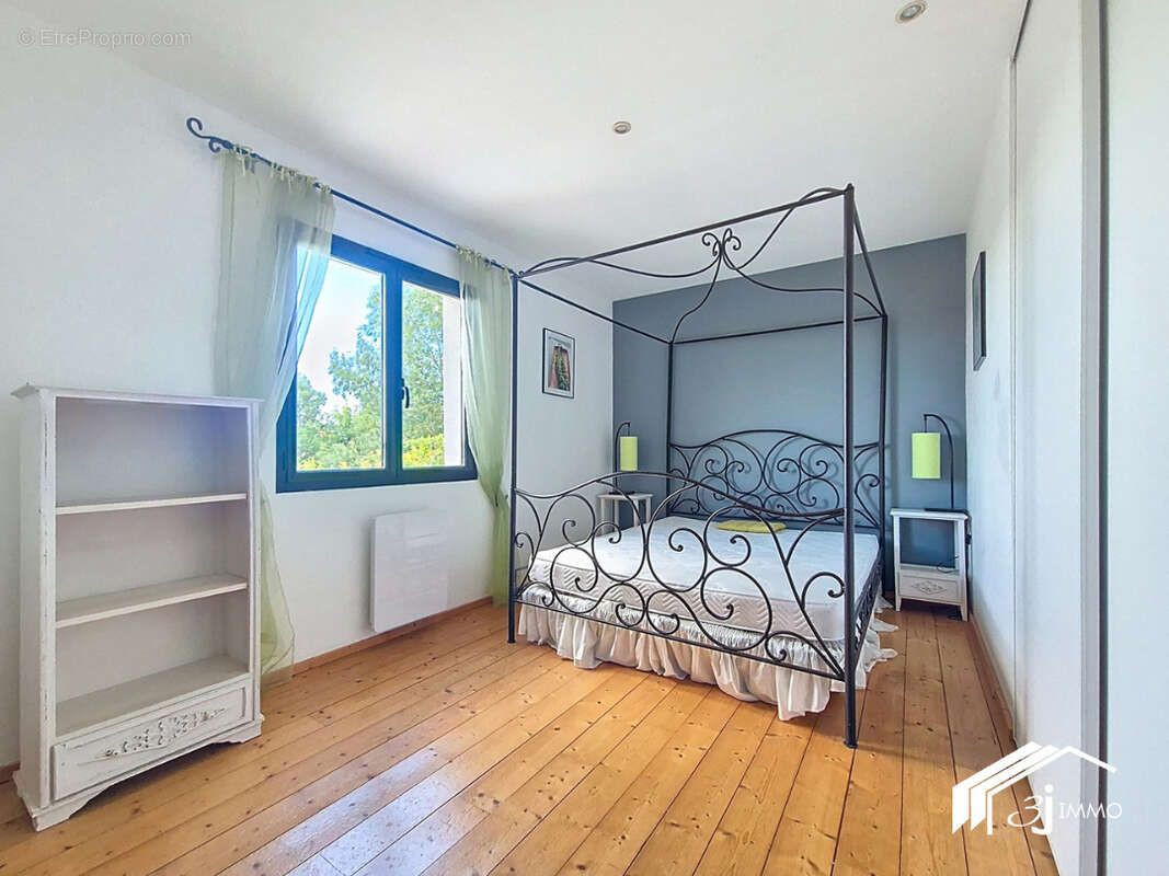 Maison à MONTAIGUT-SUR-SAVE