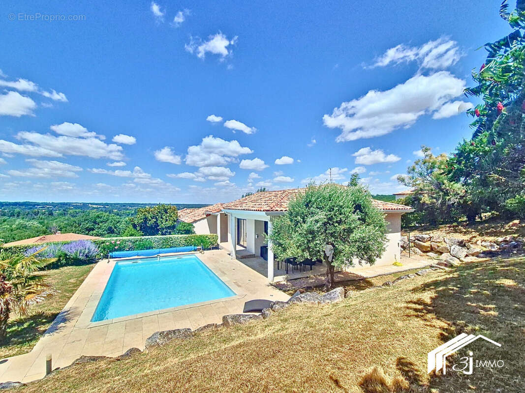 Maison à MONTAIGUT-SUR-SAVE