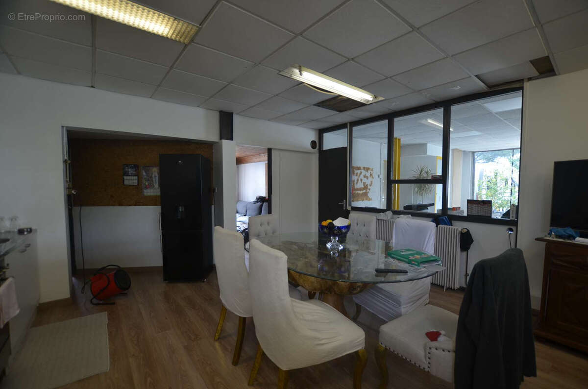 Commerce à AIRE-SUR-L&#039;ADOUR