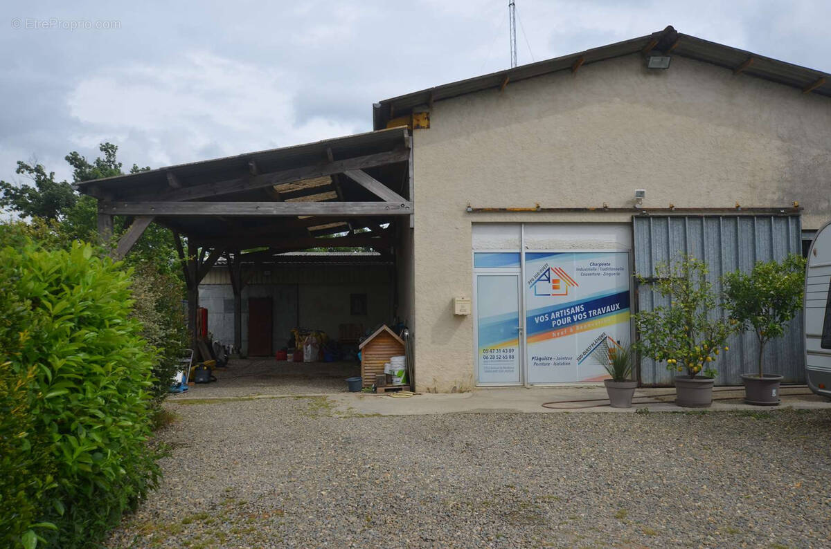 Commerce à AIRE-SUR-L&#039;ADOUR