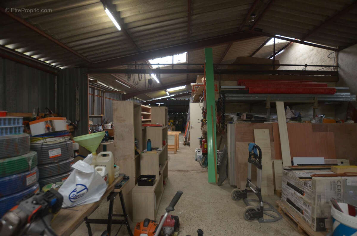 Commerce à AIRE-SUR-L&#039;ADOUR