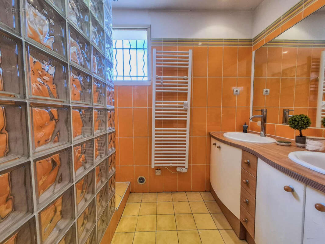 Maison à SOLLIES-PONT