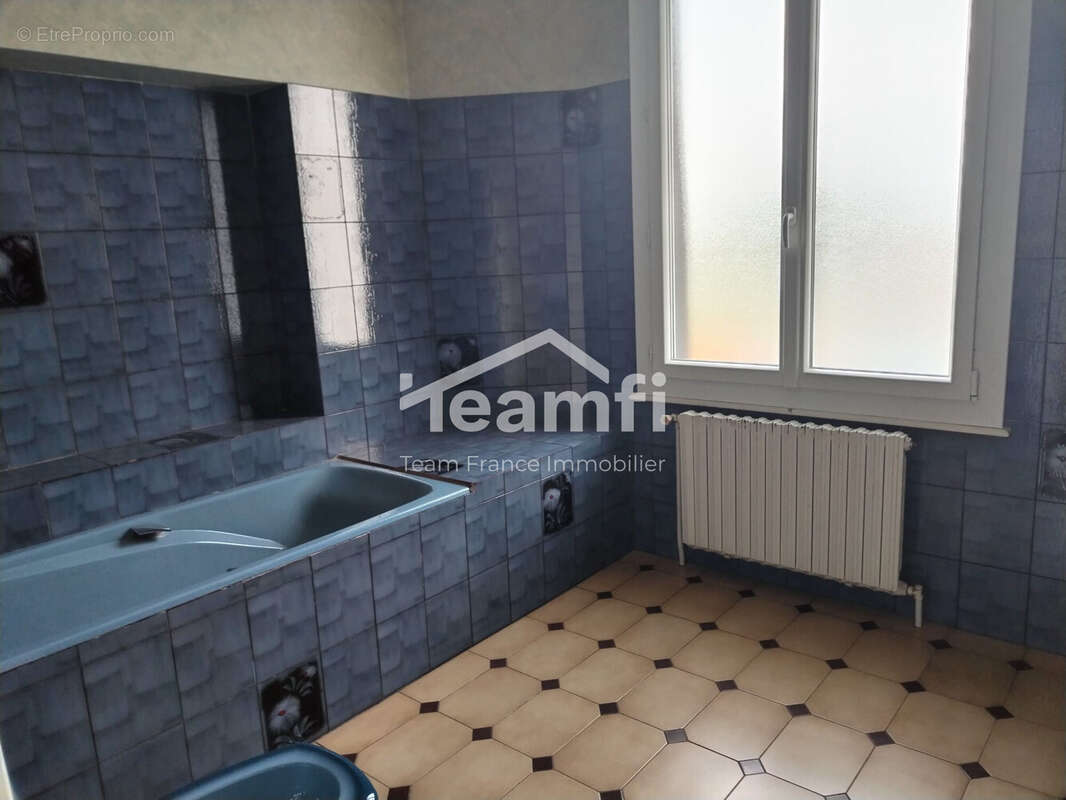 Maison à SAINT-YORRE