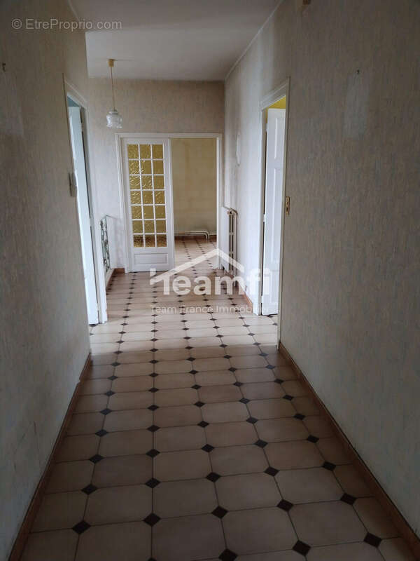 Maison à SAINT-YORRE