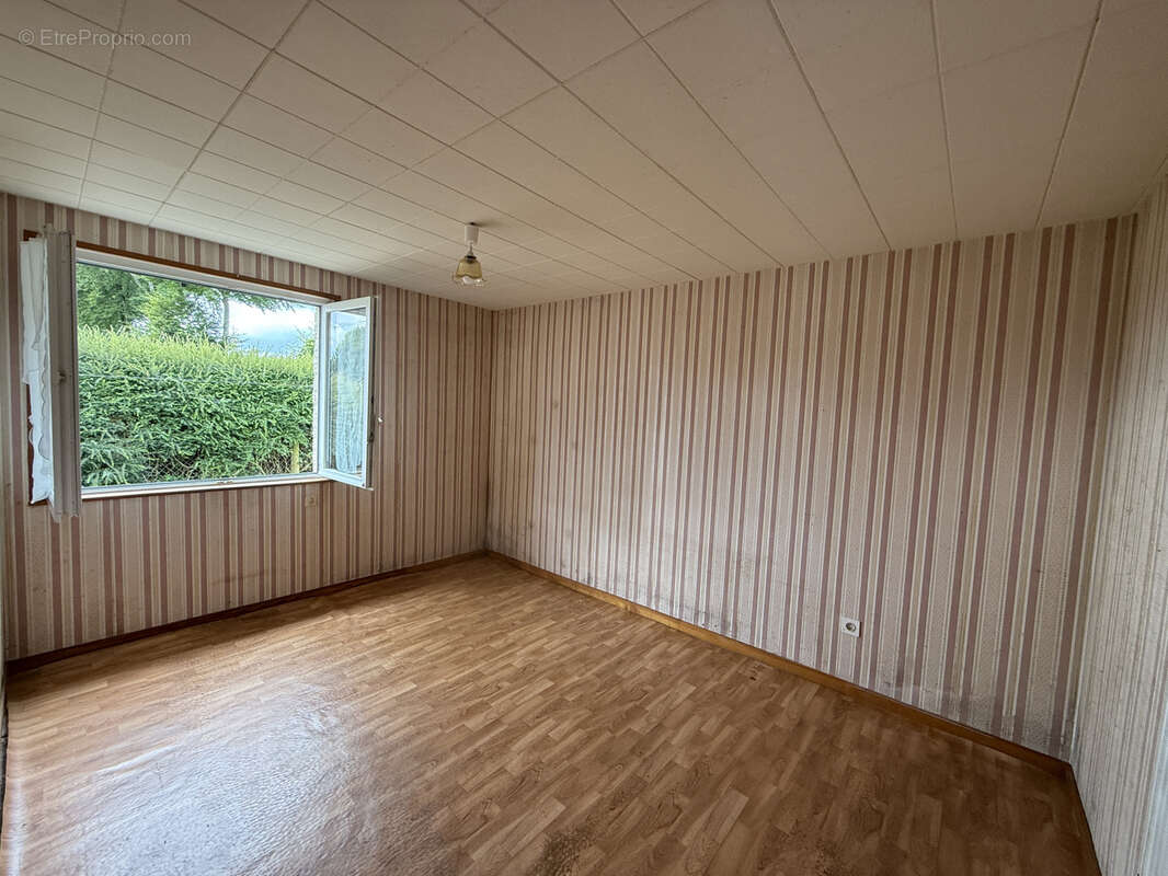 Maison à JUVIGNY-LE-TERTRE