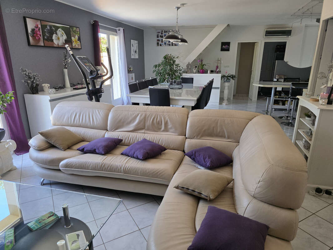 Maison à DUN-SUR-AURON