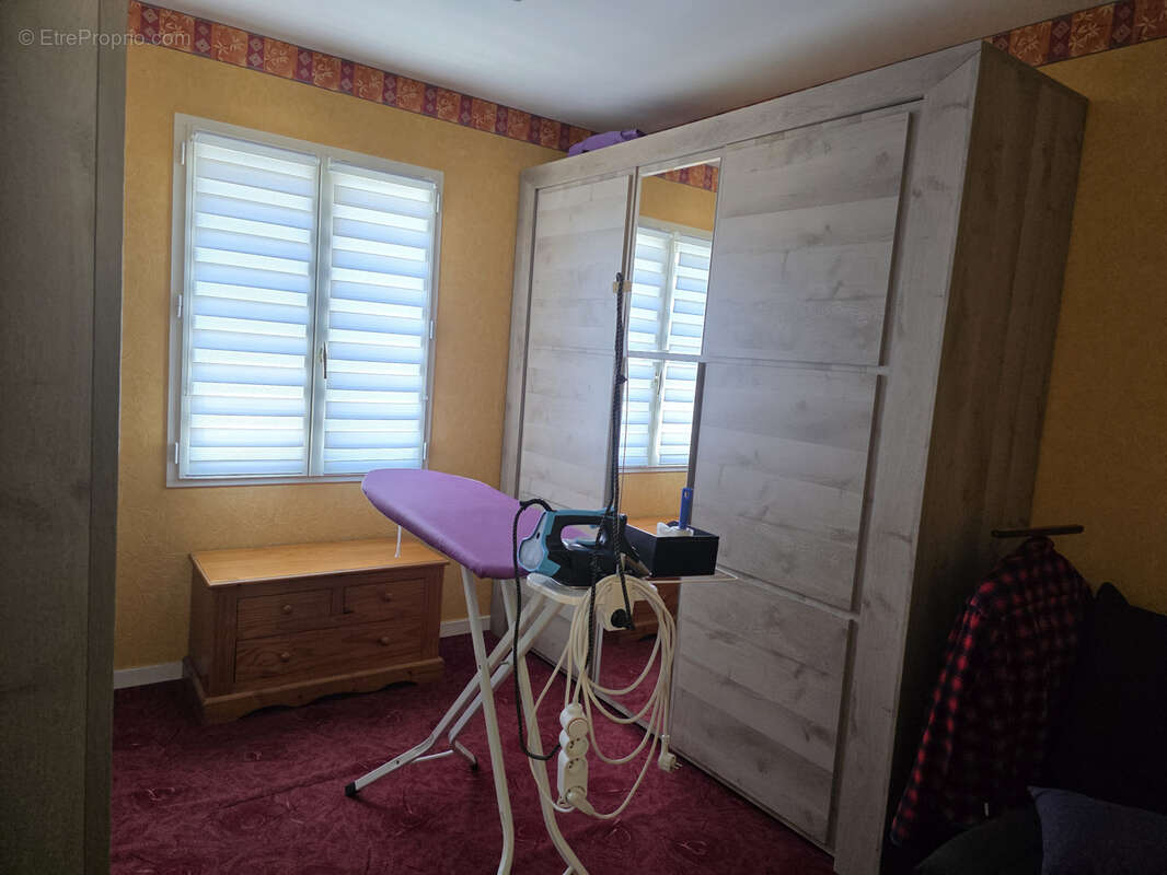 Maison à DUN-SUR-AURON