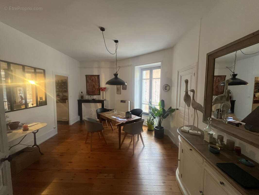 Appartement à CHAROLLES