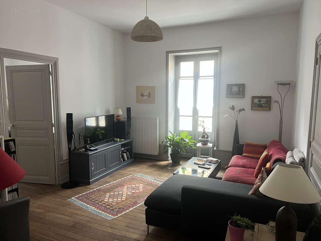 Appartement à CHAROLLES