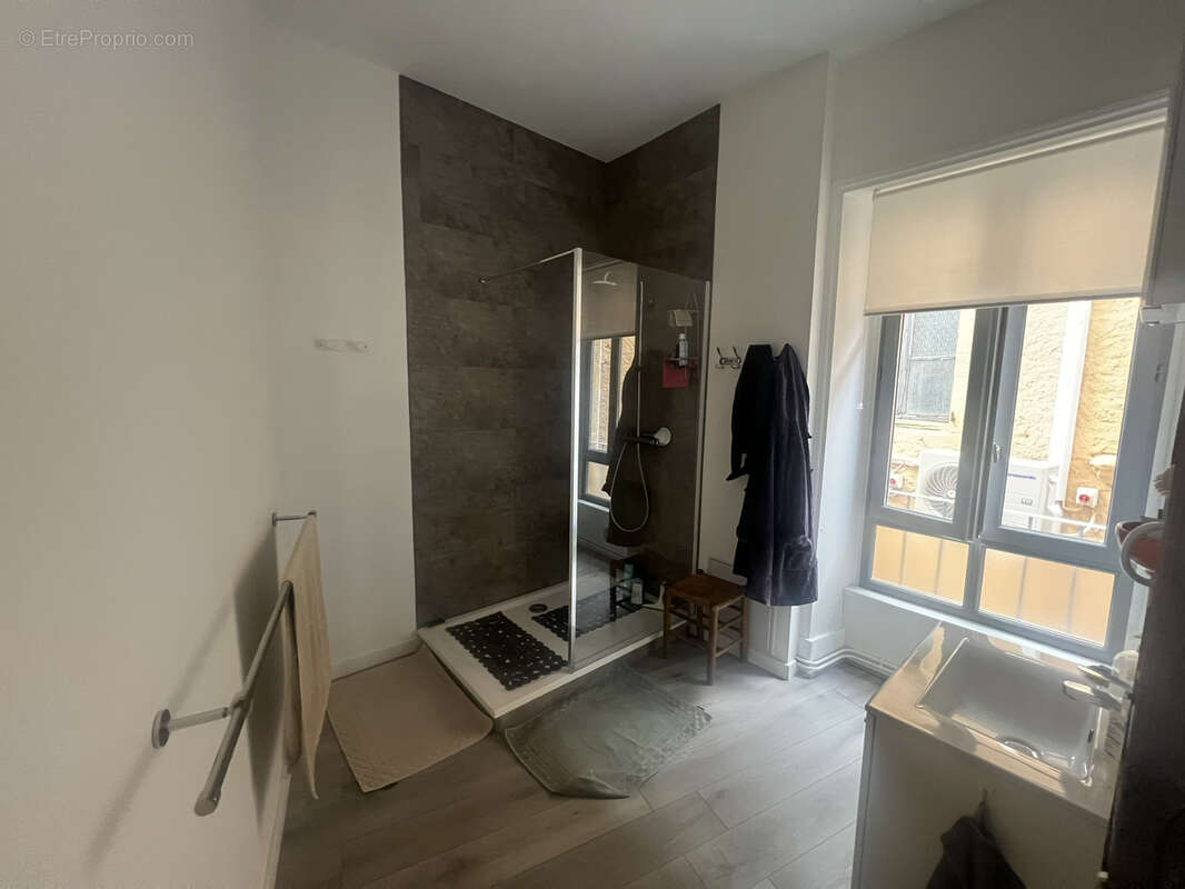 Appartement à CHAROLLES