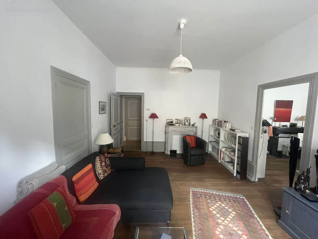 Appartement à CHAROLLES