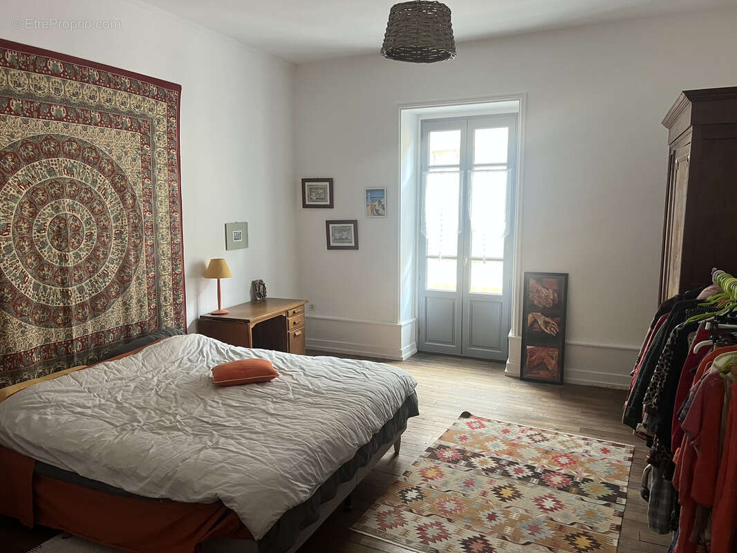 Appartement à CHAROLLES