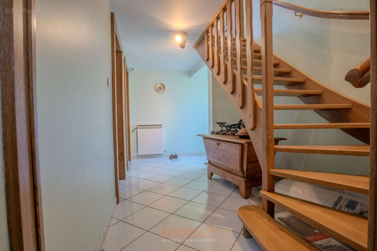 Maison à CONTREXEVILLE