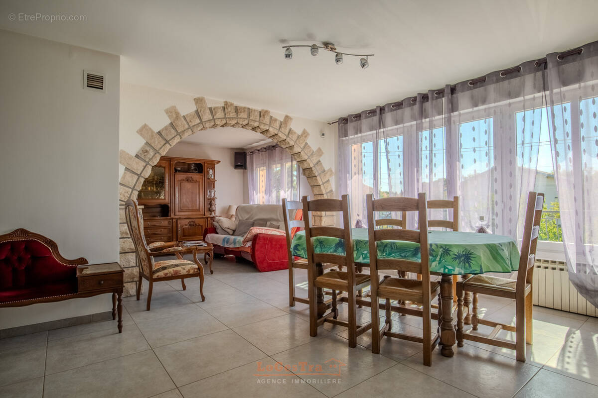 Maison à CONTREXEVILLE