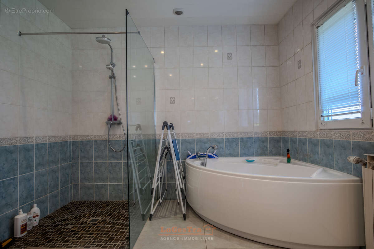 Maison à CONTREXEVILLE